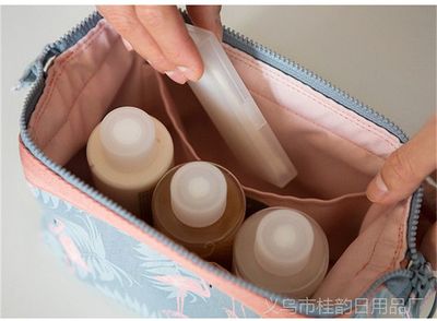 韓系多能魔法袋 立體大容量旅行收納包，兼作便攜化妝包與日用雜物整理神器